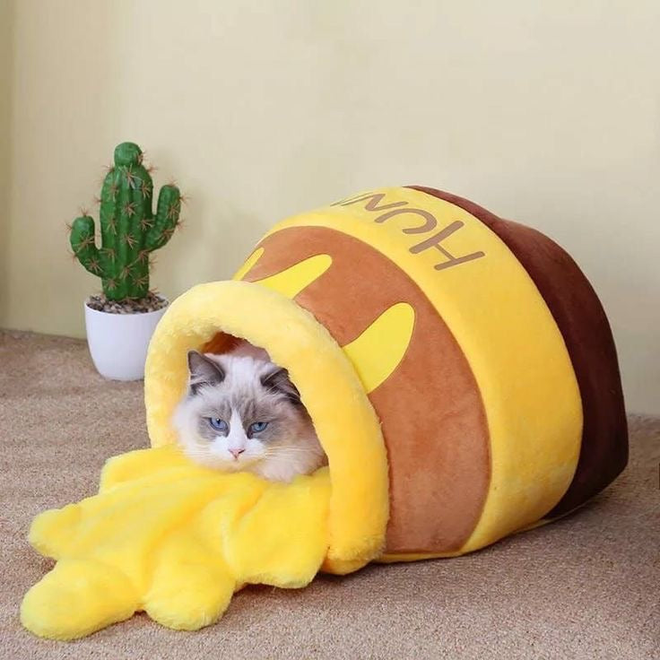 Winnie-the-Pooh Honey Pot Cat Bed with Removable Pillow
